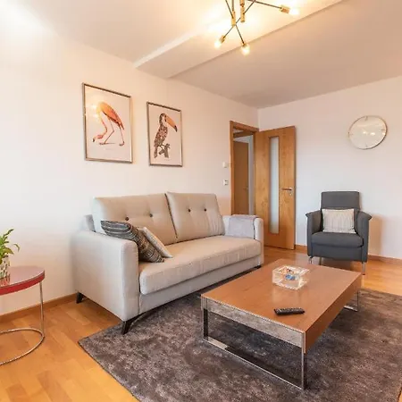 Luminoso En Cuatro Caminos