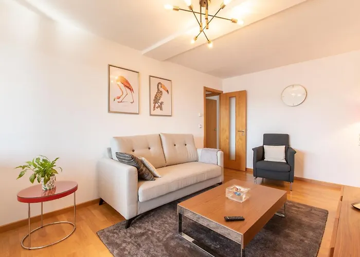 Luminoso En Cuatro Caminos Corunha